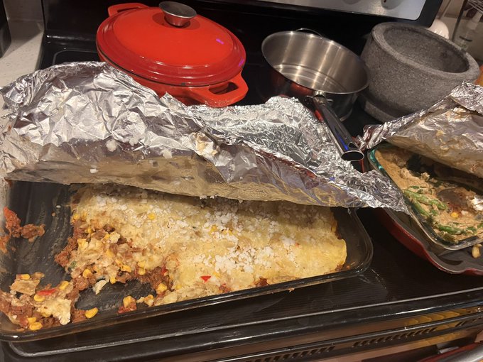 #Christmas is never lonely when I have the best clients ❤️🥰🌈😘 I made Sheperd&rsquo;s pie, green bean casserole<a href="/tag/christmas"class="tags">#Christmas</a>