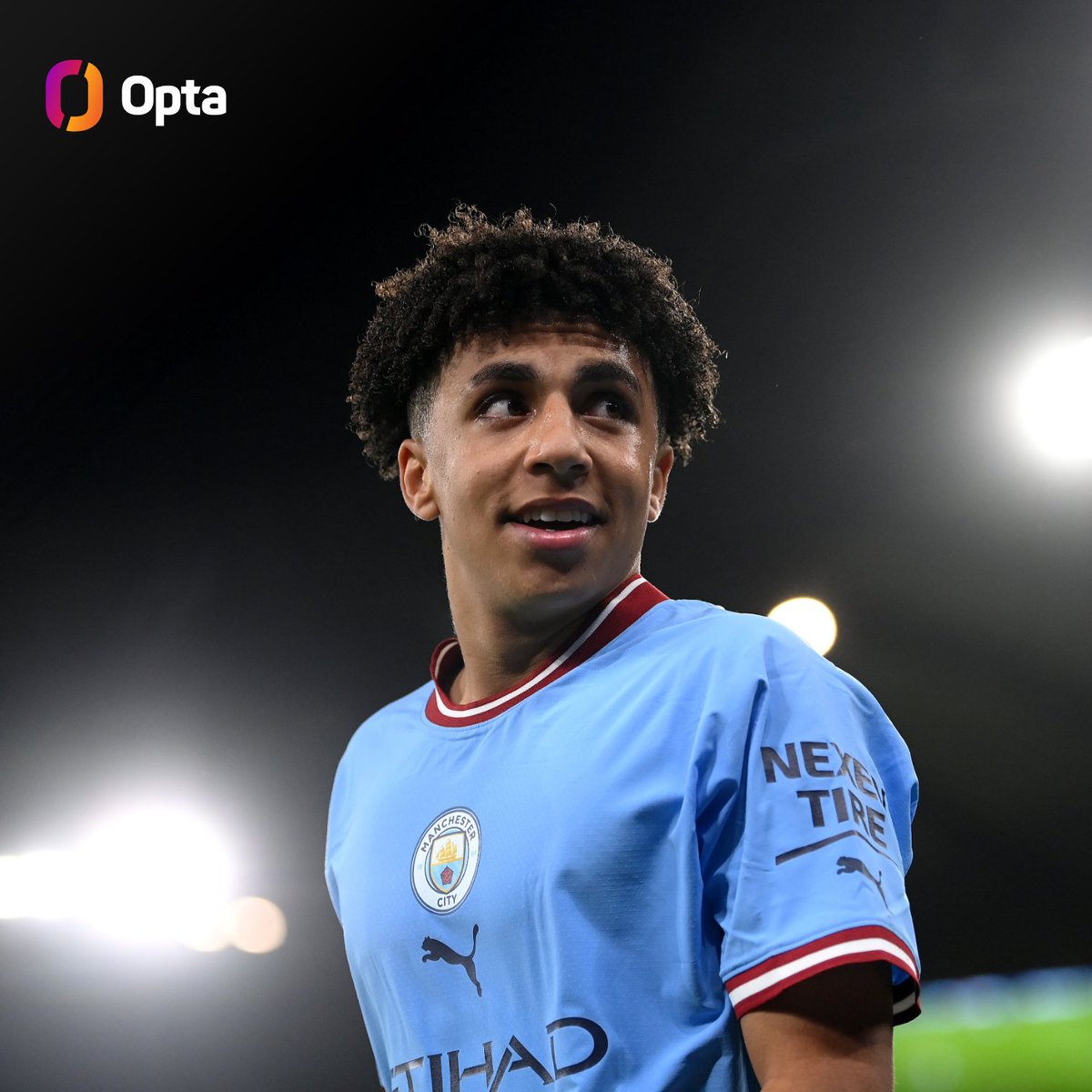 OptaJoe's tweet photo. 18 - Aged 18 years and 37 days, Rico Lewis is the youngest Englishman to start a Premier League game for Manchester City since Micah Richards in May 2006 vs Blackburn (17 years, 317 days). Burst. https://t.co/Z8UdCLgGlJ