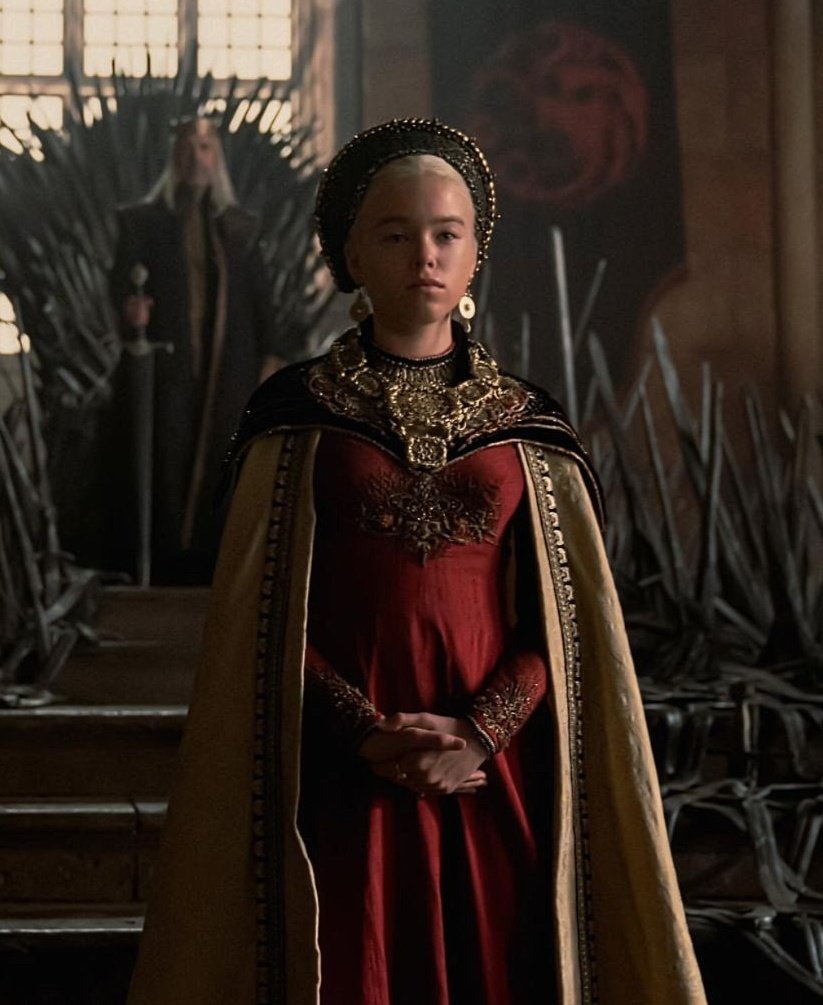 PortalASOIAF's tweet photo. ✓ Maior final das séries da HBO desde Game of Thrones em 2019 
✓ Título mais visto da HBO na Europa, América Latina e mais  
✓ Eleita melhor série do ano e entre as melhores de 2022 
✓ Maior estreia da história da HBO 
✓ Recorde de audiência 
✓ Indicações em premiações https://t.co/EnaJRDw5b2
