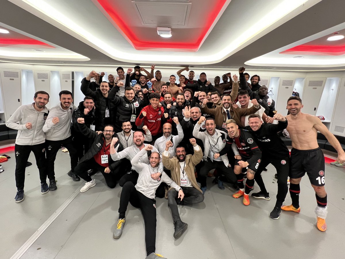 HERKESE İYİ SENELER 👊🏼