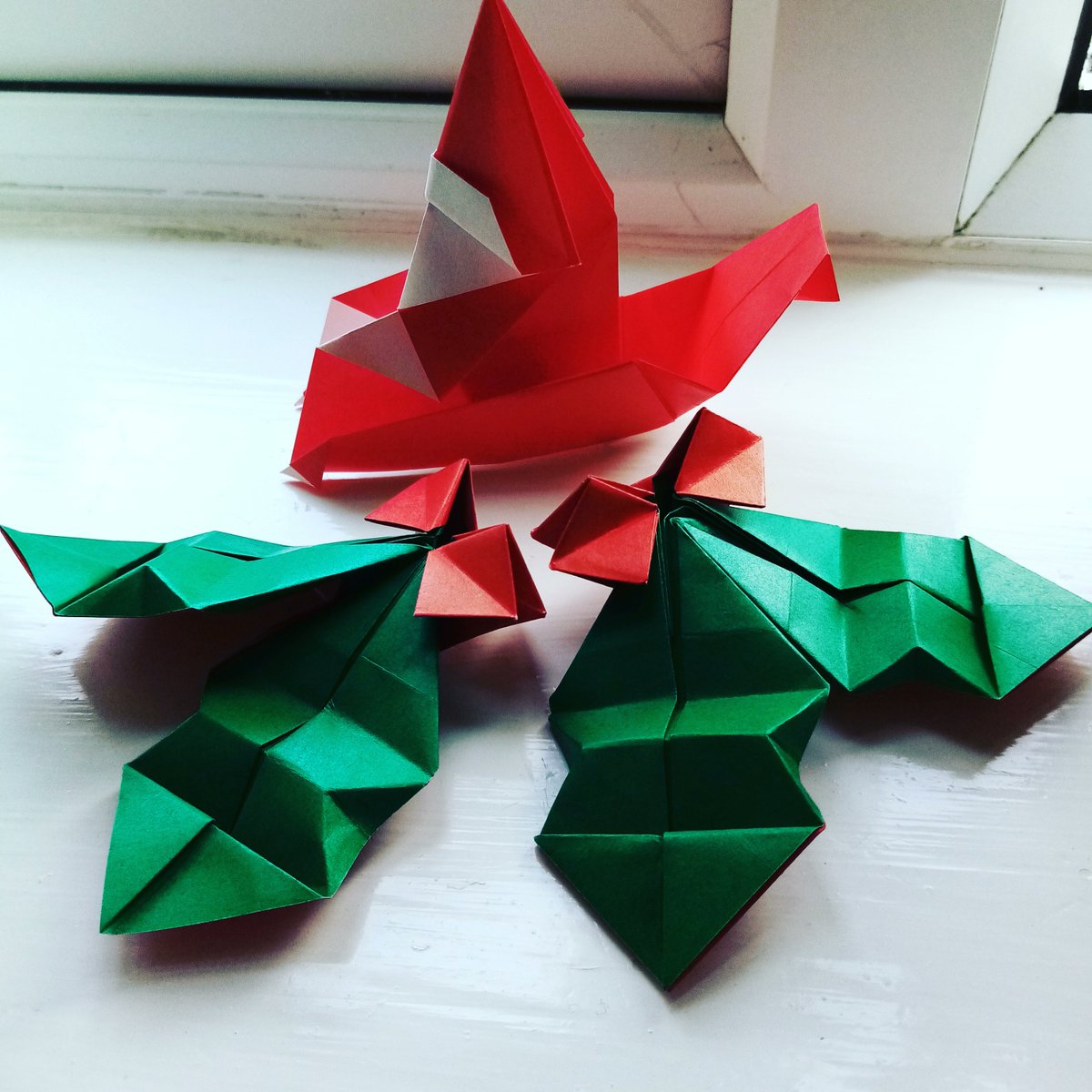 michasorigami1's tweet photo. A little off #origami #foldpaper #keepingthemindsharp #busyfingers π#mindfulmoment https://t.co/yE1AbpEFfR