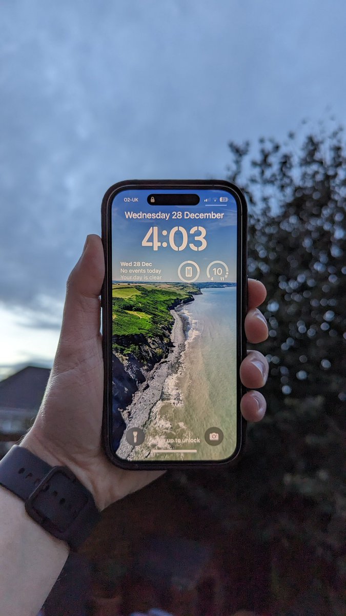 Just launched my very own wallpaper pack!

I'm giving 15% off to the first 5 people who use the code 'twitter' at checkout!

BenObiTech.com