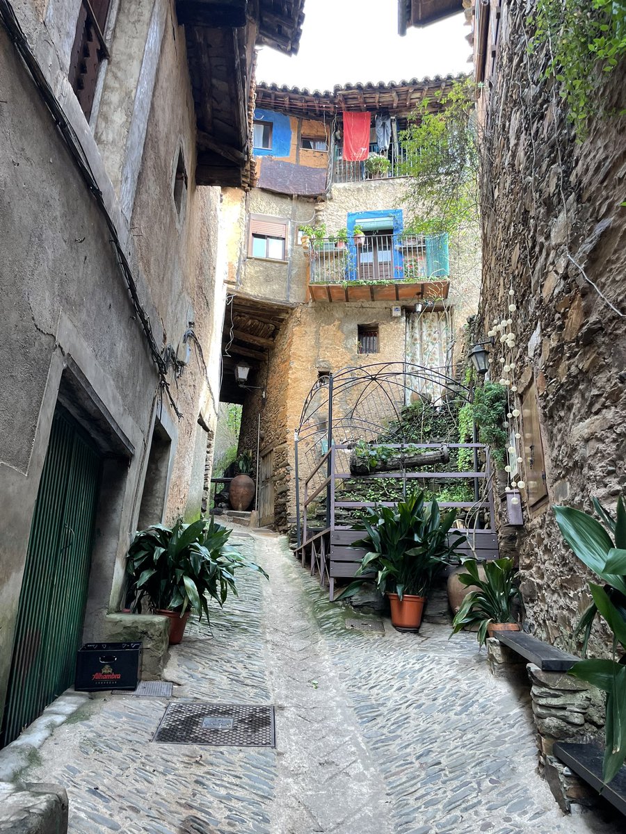 JorgeMantitauro's tweet image. #robledillodegata catalogado, como uno de los pueblos más bonitos de España 🇪🇸