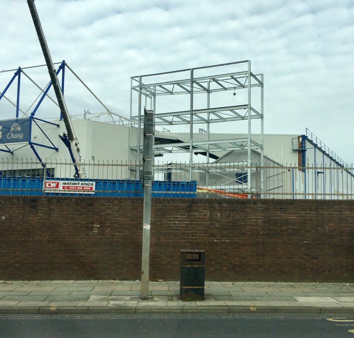 THINGEO's tweet photo. Who remembers Everton building this block so the couldn’t see Liverpools new main stand from inside there ground 🤣 https://t.co/SY92A0gIHQ