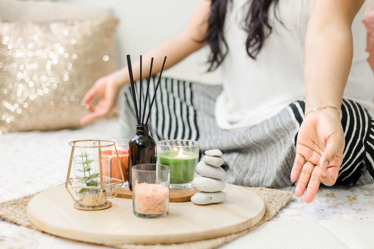 modernonsocial's tweet image. For your #visualizationexercise, think of the things you enjoy about your favorite place. Use your senses to re-experience sights, sounds, smells, tastes & physical touch. Visualize yourself engaging in whatever activity you normally do in your favorite place. #mindfulness