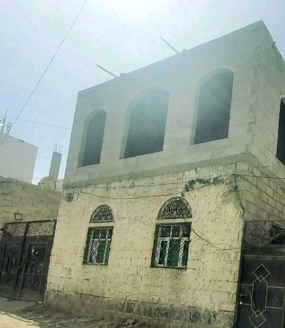 #عرطه منزل #للبيع باقل من سعر الارض ب 45 مليون علماً بان سعر الارض 54 مليون ثلاث لبن حر شارع 6 موقع حلو جداً #صنعاء #شملان خلف محطة فتح الرحمن 
#771646577