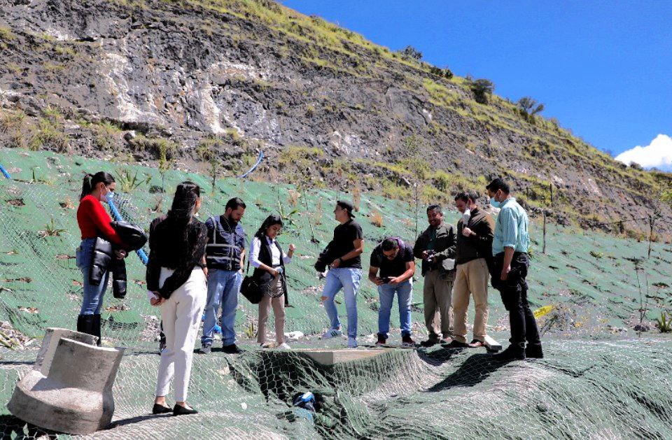 ¡Por el desarrollo turístico de Guapán! 🏊‍♂️

Hoy, estudiantes y representantes de medios de comunicación visitaron el Complejo de Aguas Termales de Guapán e hicieron un recorrido. 

#JuntosSomosFuerza