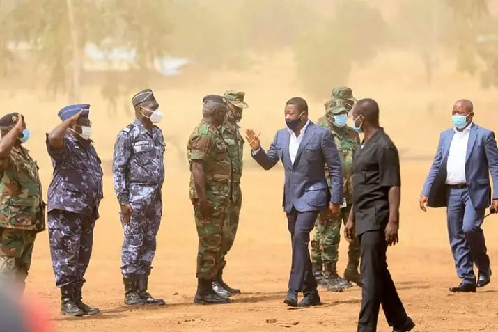 Monika97972733's tweet photo. #Togo #FAT #Alerte #Arrestations en masses et fouilles des #soldats #togolais par les sbyres du #putschiste @FEGnassingbe ! Łe chien de #Lomé2 toujours bloqué, pas pręt de décoller pour #Firenze et festoyer avec La #Noblesse lugubre d'#Italie... #AshRevolution https://t.co/a5uRLOuwFH