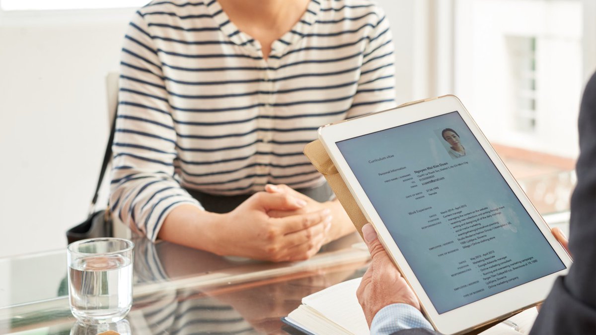 advisory_cloud's tweet photo. Working with startups can be extremely rewarding - but should you list your advisory roles on your resume? Here's a list of reasons why you should - https://t.co/p49X9qVR1g #resume #advisoryrole #advisoryboards https://t.co/GUIwqHxteq