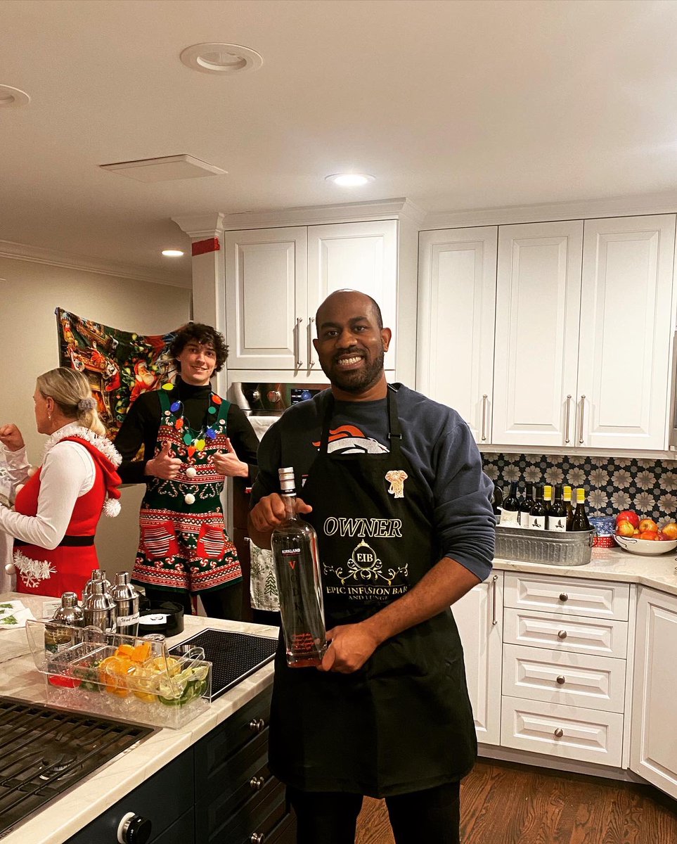 InfusionAnd's tweet photo. Mom and Son Christmas Cocktail party 
12/22/2022 #epicinfusionbarandlounge https://t.co/eAy5NLIEfj