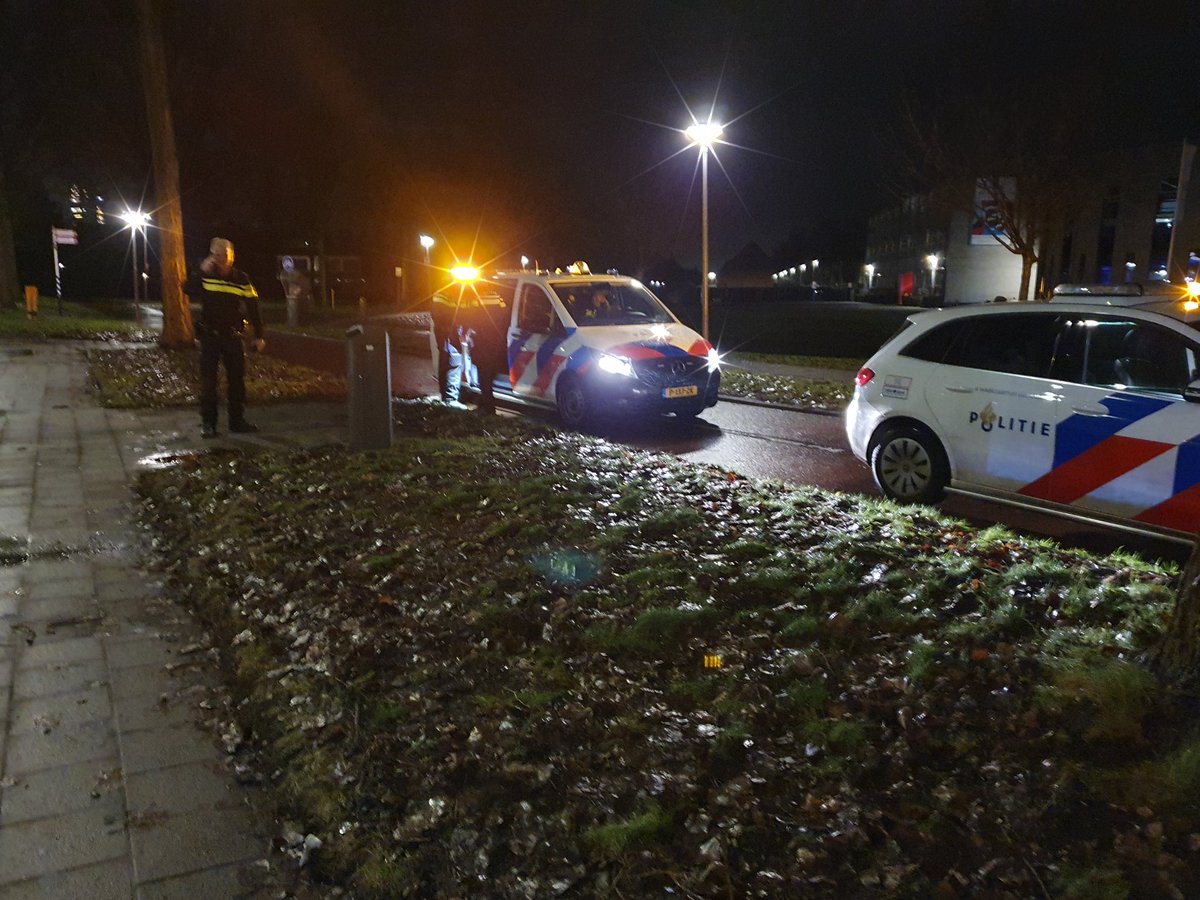 Buurtpreventie Nesselande vindt weer een vermiste persoon terug

De sinds 14 uur vandaag vermiste vrouw uit Zevenkamp is na een zoekactie door  Buurtpreventie Nesselande in goede gezondheid aangetroffen in Ommoord en overgedragen aan de politie. <a href="/POL_Rotterdam/">Politie Eenheid Rotterdam eo</a> @POL__IJsselland