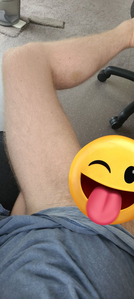 Danielzeex's tweet photo. Who likes thick legs? https://t.co/TntMX8irJJ