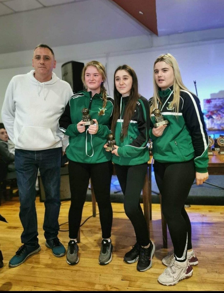 SaintsCamogie's tweet image. Well done to all who took part in our annual Poc Fada this morning.Congrats to 1st place winners @087CLA @NicoleCrean8 and @sinead_hendrick ,Juvenile 1st place Ava,Sheree and Jodie and longest puc went to @Shellers14 ..💚