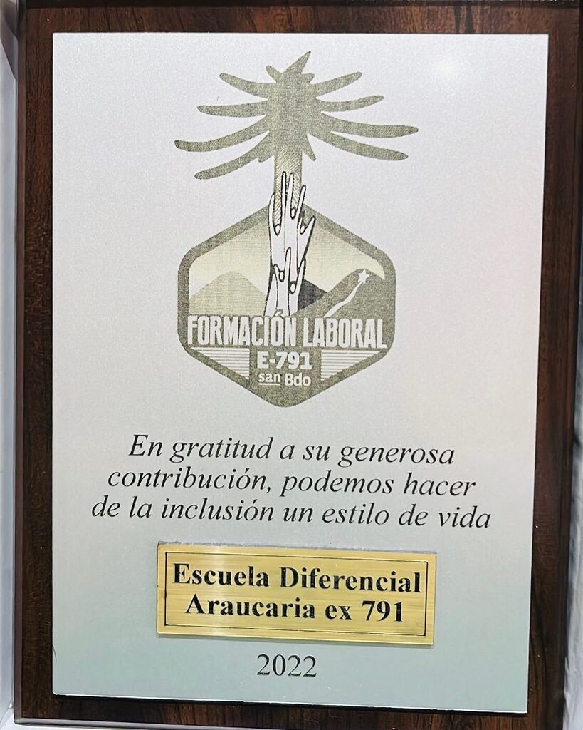 Hoy los profesores de la Escuela Diferencial Araucaria, me vinieron a sorprender con este reconocimiento a nuestro compromiso con su maravillosa labor con los niños 🥺🥺🥺

El dar es un modo de vida, calma los huracanes y aquieta toda tempestad existenc… instagr.am/p/CmuVGHqPuO-/