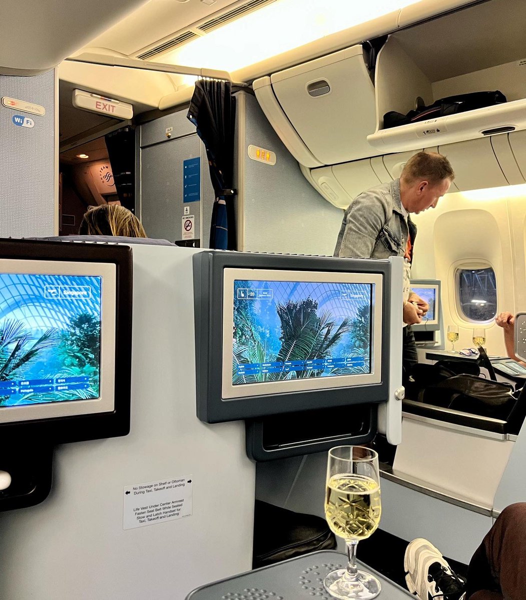magpies59's tweet photo. On my way to Rio De Janeiro, with KLM, NYE is gunna be fab!! 💃🏽🍻🇧🇷🥳 #Brazil  #goingtorio #klm #upgrade https://t.co/u56hGssWMd