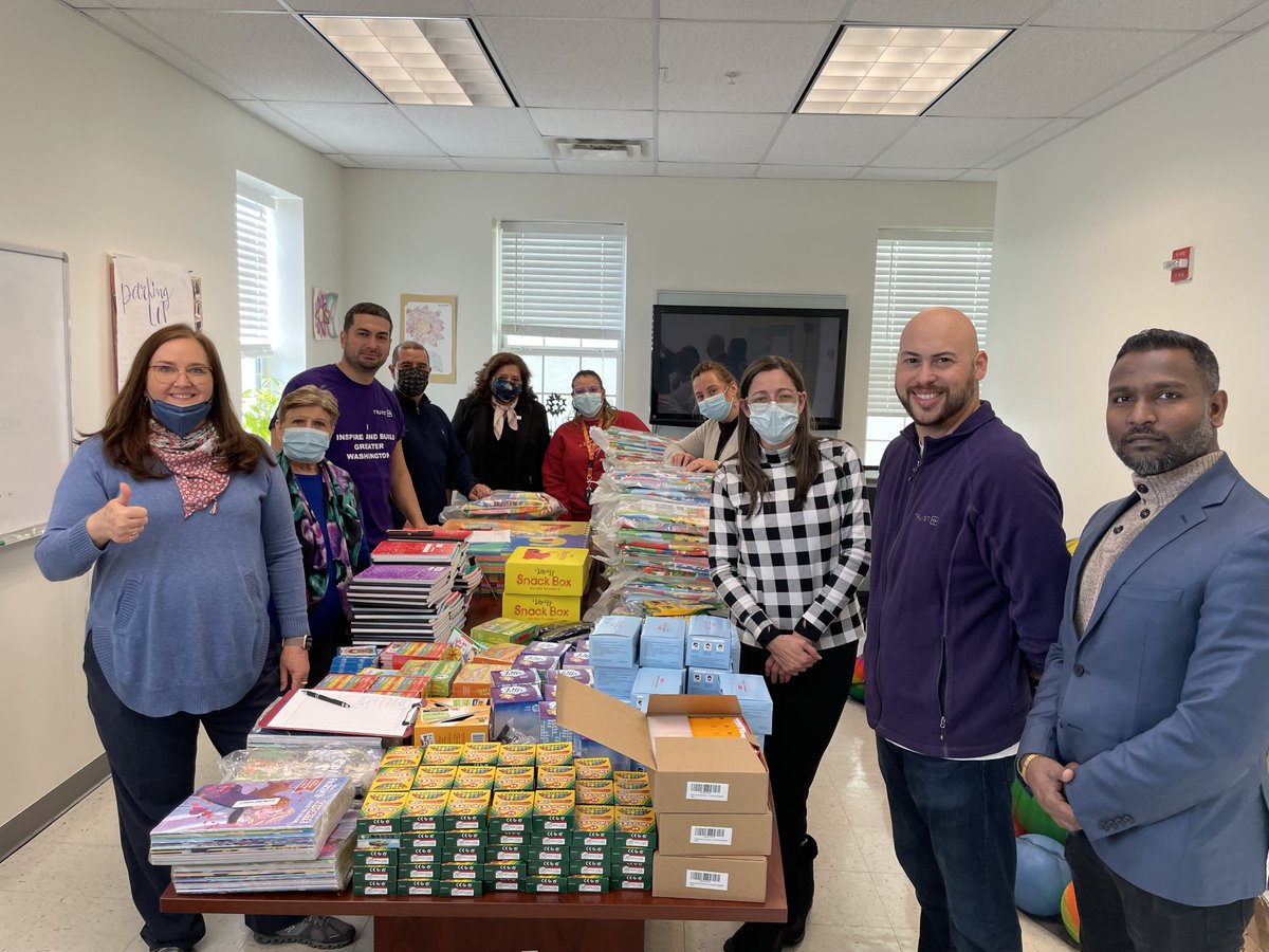 ChambersCenter's tweet image. Big thanks to Ivan Martinez, Luis Videla, and Aaron Jakulla from Truist Bank for visiting us today and for the generous donation of classroom supplies to the Barbara Chambers Children’s Center. #TruistLighthouse