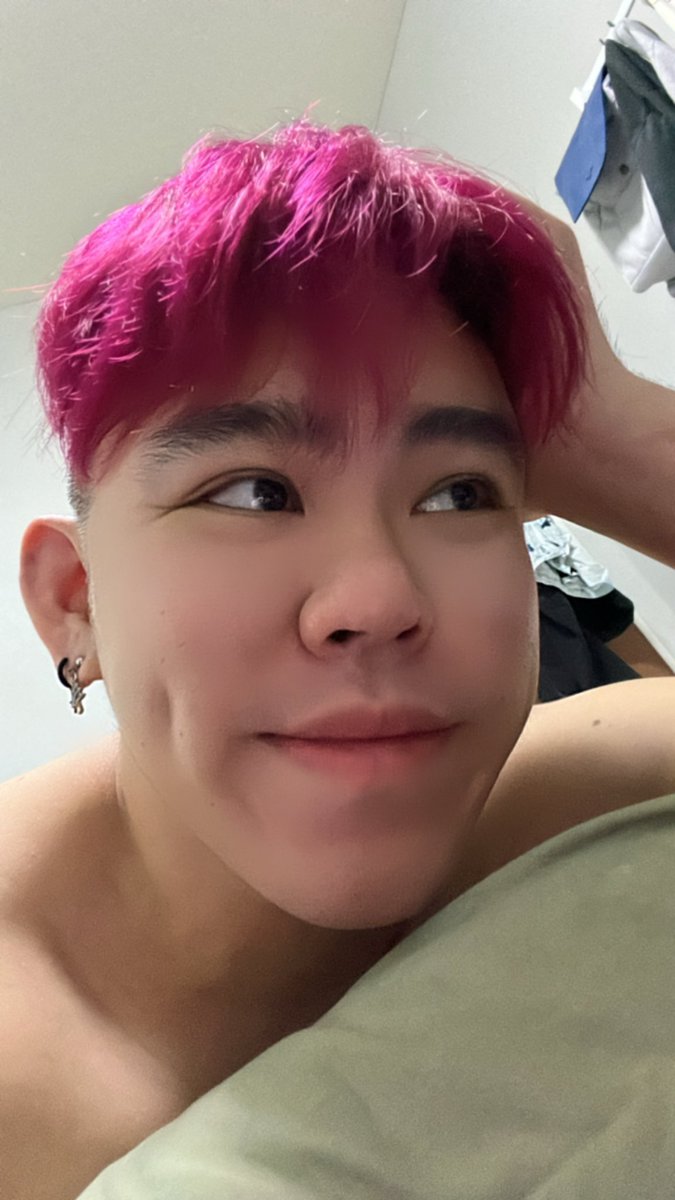 Rockin’ w my red hair~~