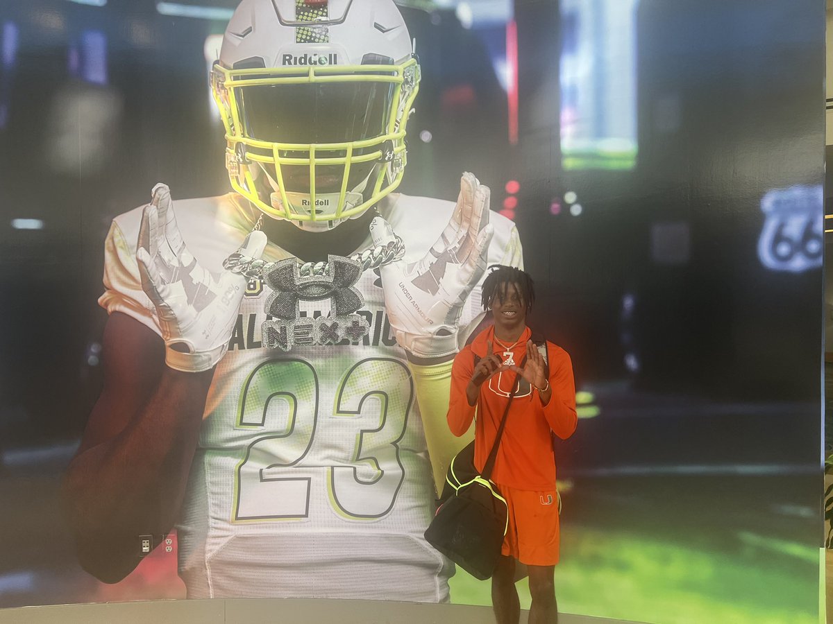 DemetricDWarren's tweet photo. First Check-in for the 2023 UA All-America Game is 5⭐️ DB Miami Commit Cormani McClain. https://t.co/PioYO68neP