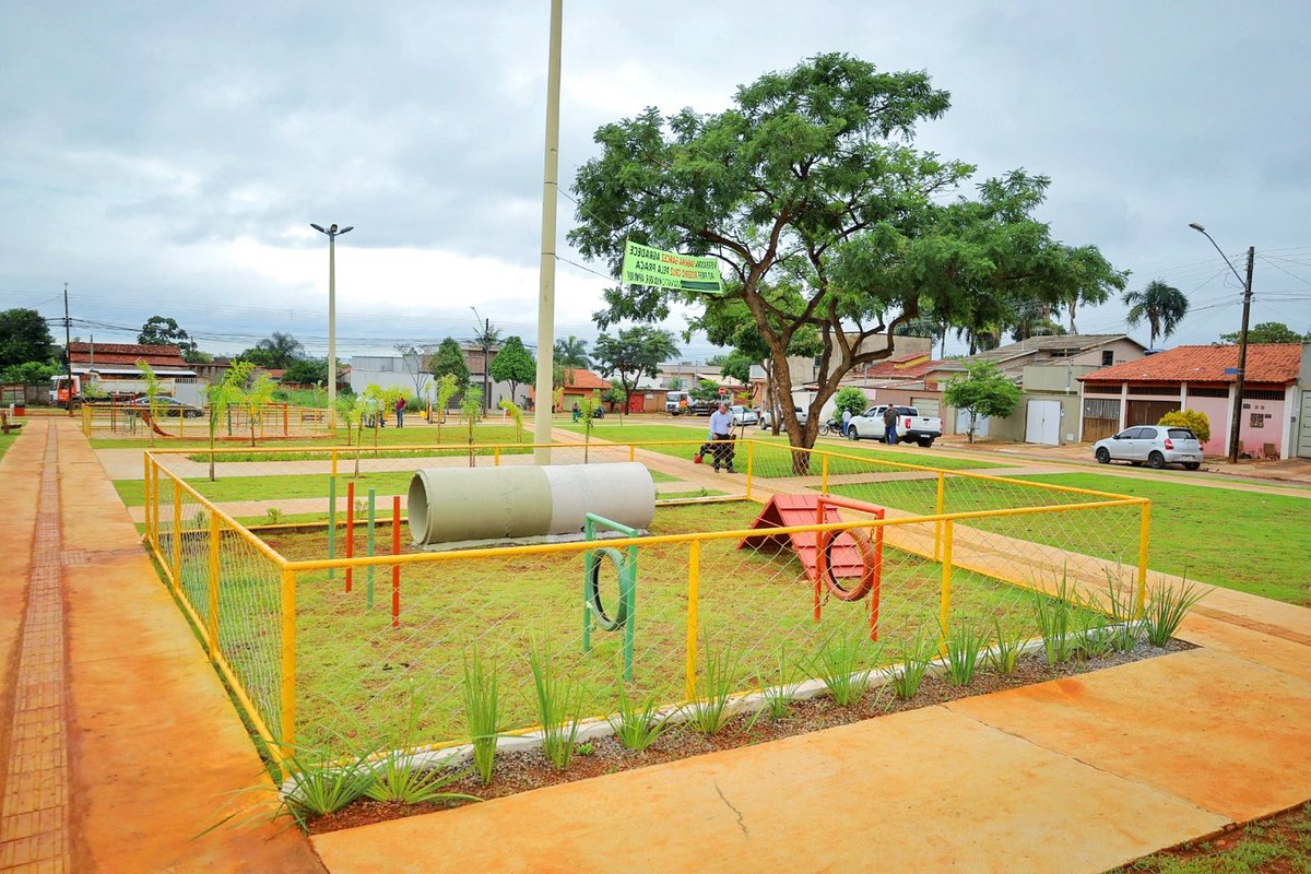 MichelMagul's tweet photo. Goiânia vai ganhar 20 novas praças neste fim de ano! E as primeiras já foram entregues, contemplando moradores do Setor Vista Bela, Jardim Atlântico, Goiânia II e Residencial Português. https://t.co/8yHfnvNUAk