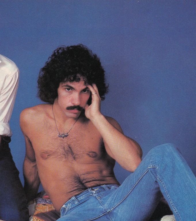 Robertdrew82's tweet photo. Pretty sure we all would’ve gone for short king John Oates. #ICanGoForThat https://t.co/Z550vwx1Wp