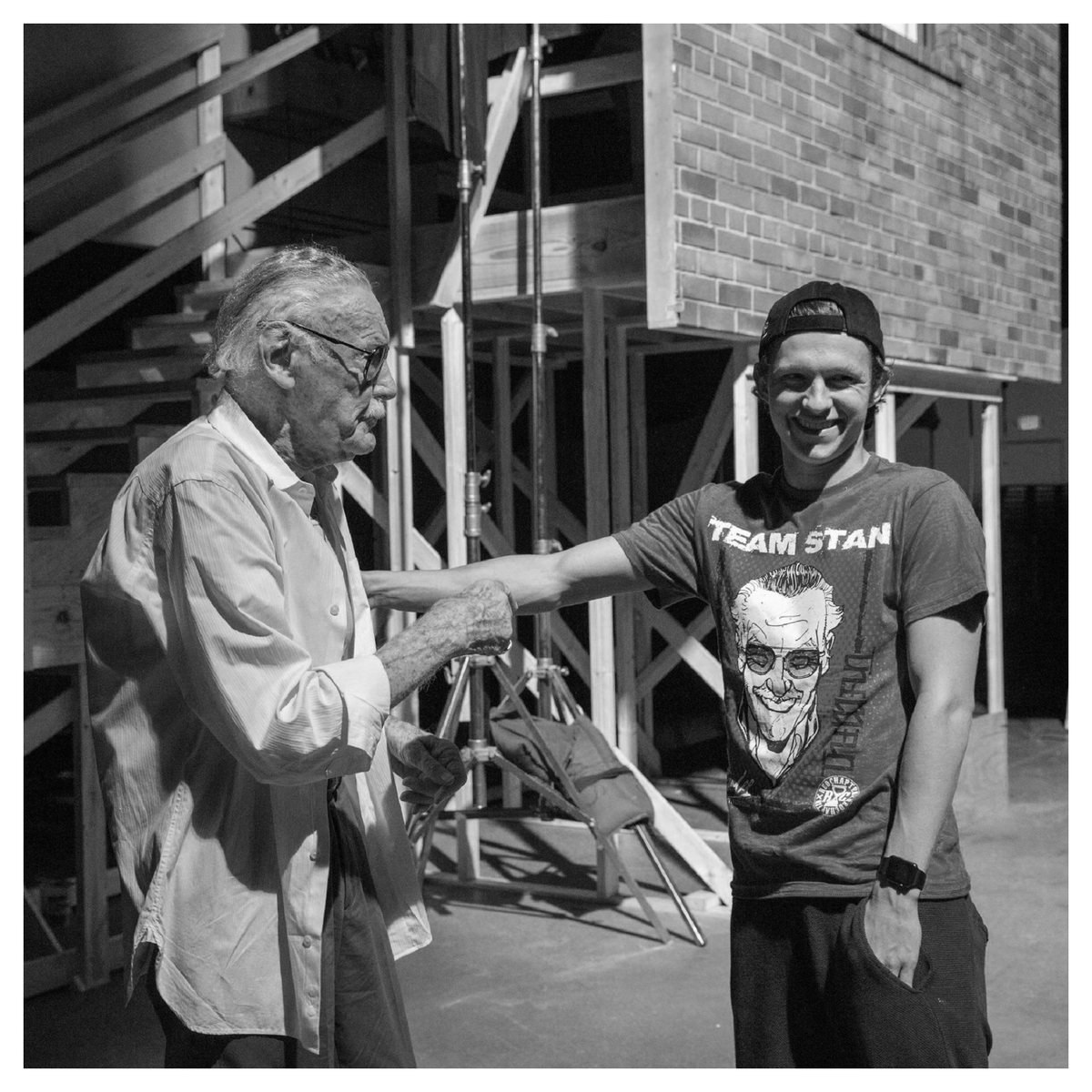 _Earth_199999's tweet photo. Happy 100th Birthday to Stan Lee! https://t.co/jzPSiLJ7R9