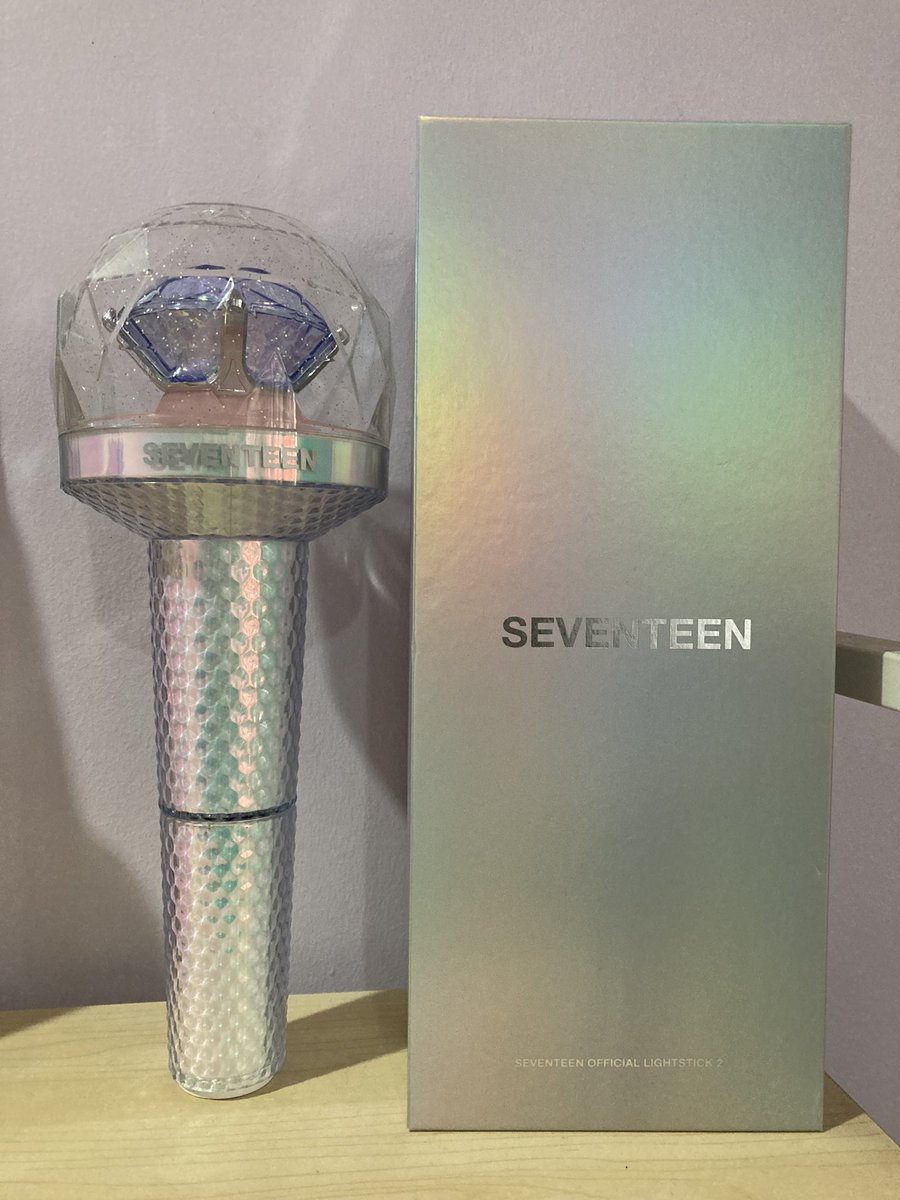 cheoIover's tweet photo. please help rt 💗 wts lfb svt ph

• carat bong ver. 2
• official !
• no issues
• 2400
• comes with free batteries + confetti from bets in bulacan
• dm if inch! https://t.co/VybMPp0jlQ