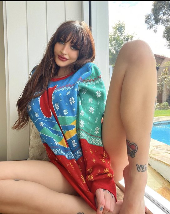 It&rsquo;s dangerous to go alone, take this 🤲 https://t.co/lmFkfH9Psj