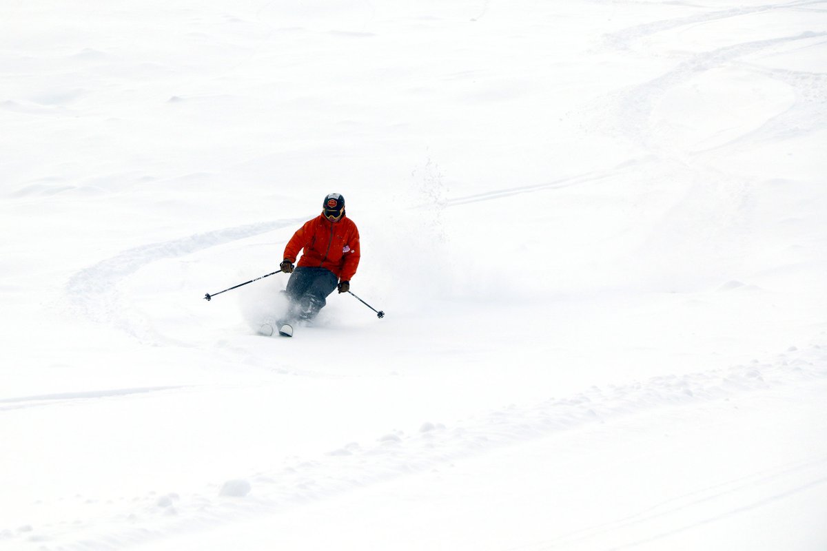 skilookout's tweet photo. 12-28 Fresh snow 7" to 9" made for an awesome POW day at Ski Lookout Pass.  If you didn't have fun today you were not trying very hard. More Snow in forecast. 
#SkiNWRockies #VisitMontana #18Winters #MontanaMoment #PNWSkiAndSnowboard #SkiIdaho #OptOutside #Powder #WeLoveWinter https://t.co/EeMSTwdzHR