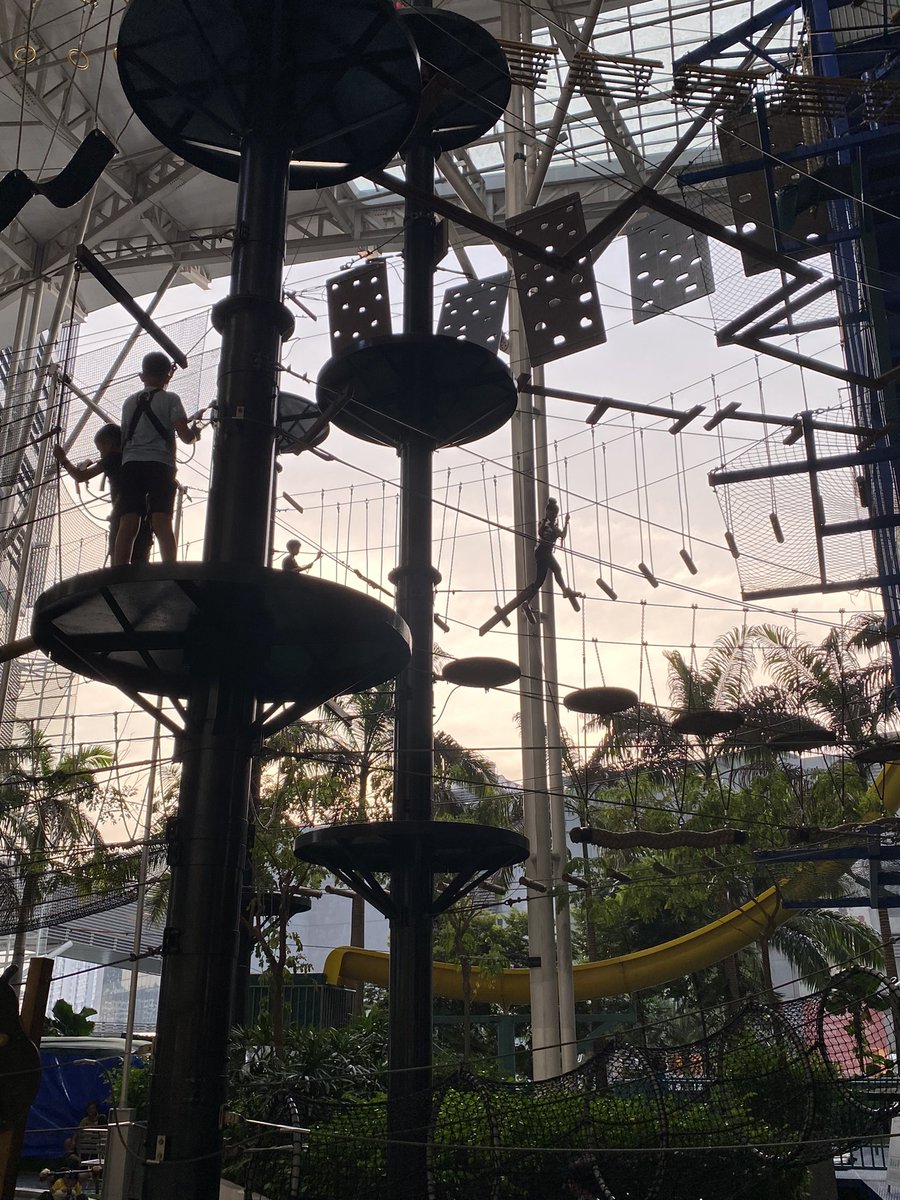 So cool. 

Escape, paradigm Mall