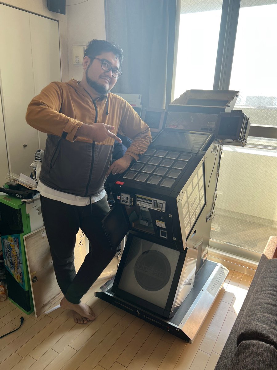 おおるい tweet media