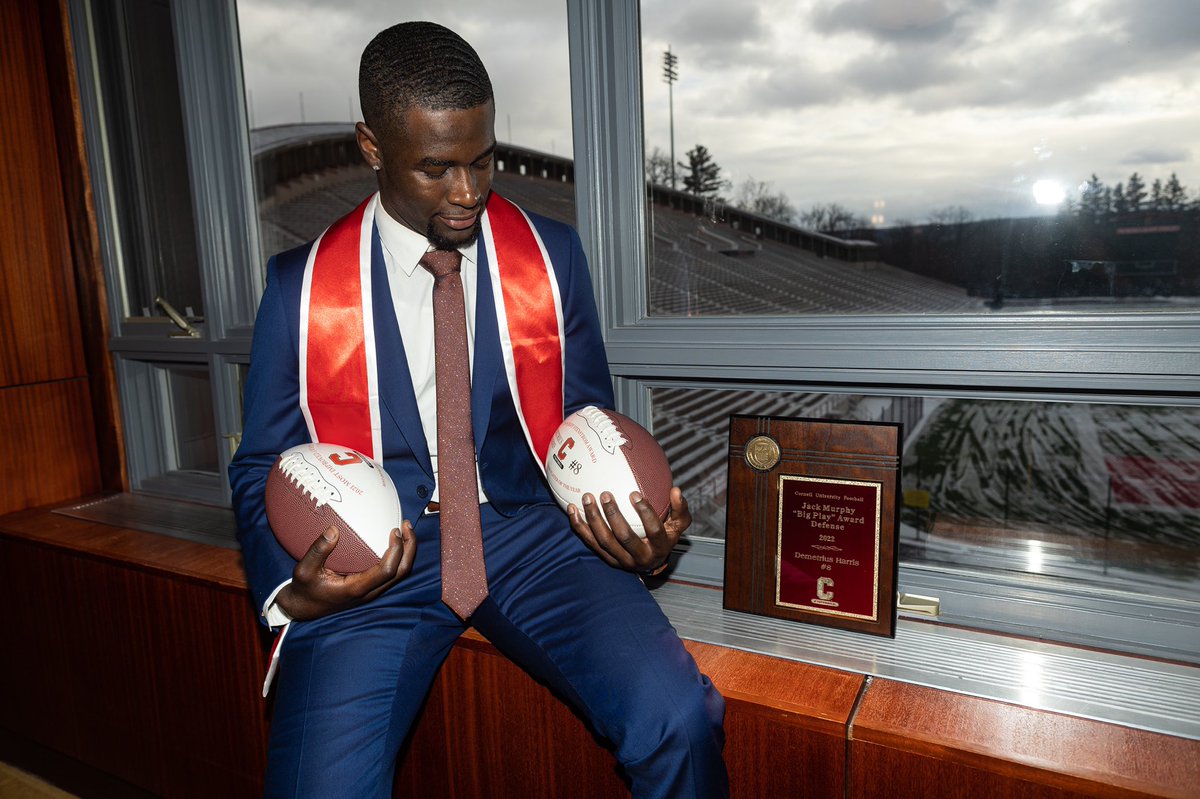 Meechie_Harris9's tweet photo. Mama your 1st born making it happen❗️🙌🏾❤️ #CornellAlum https://t.co/Xz3IPk5hVY