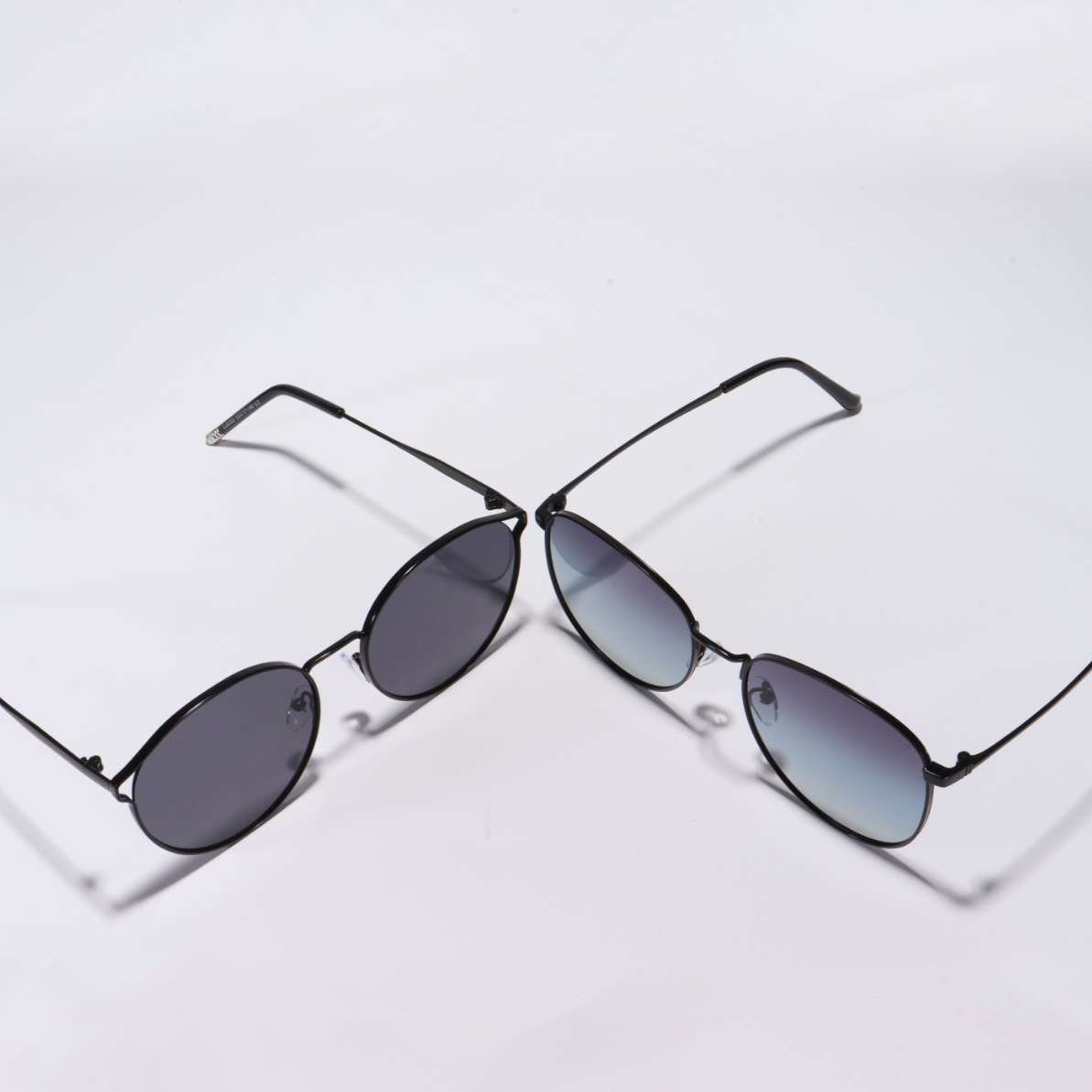 A comfy round sunglasses makes your day! 🤩👉bit.ly/3WOAqid

#abdosyglasses  #frame #pollyframe #eyeglassesstyle #eyeglassesfashion #blackglases