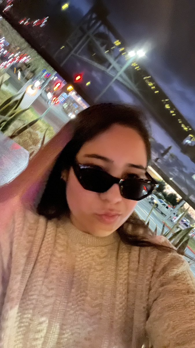 me 

Dec 31                        Jan 1
11:59 PM                    12:00 AM