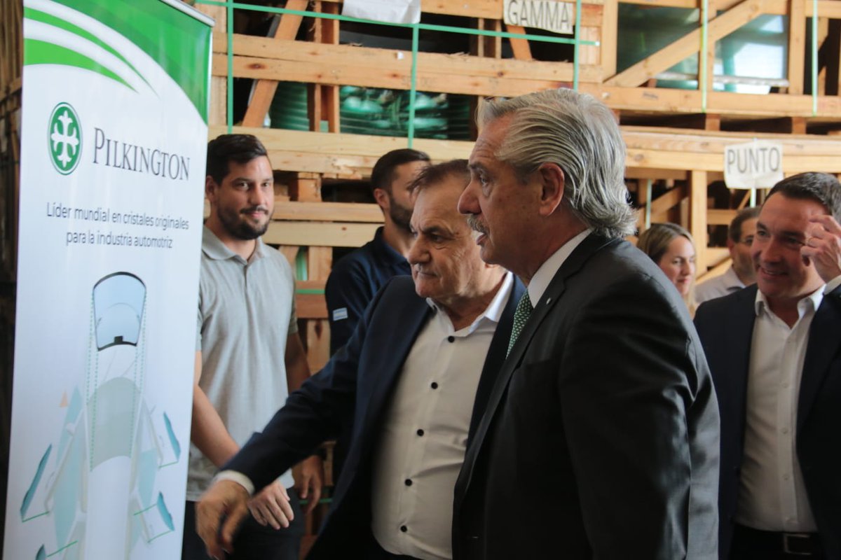 PereyraJulio's tweet photo. Esta es la #Argentina que crece y produce. Junto a @alferdez y @Andreswatsonok recorrimos tres empresas que se instalaron en #Pitec de #Varela: Punto Cristales S.A, Distribuidora Hevonen, Impresiones Guedikian, ejemplos del exponencial desarrollo de la producción nacional. https://t.co/yvPy1G7ibU