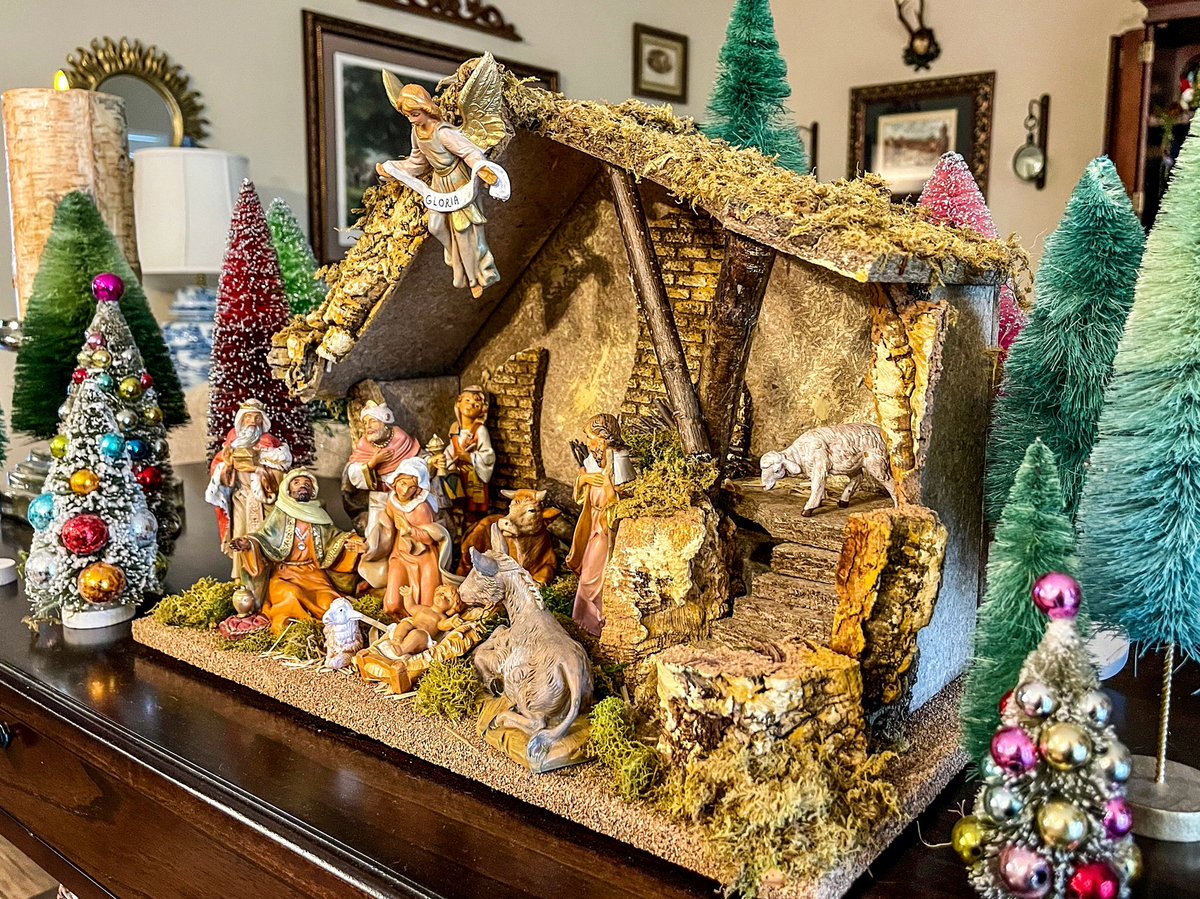 Brendawendwhite's tweet photo. It’s still Christmas!! Enjoy the Season ✨ #itsstillchristmas #itisntover https://t.co/tTFh706OZ1