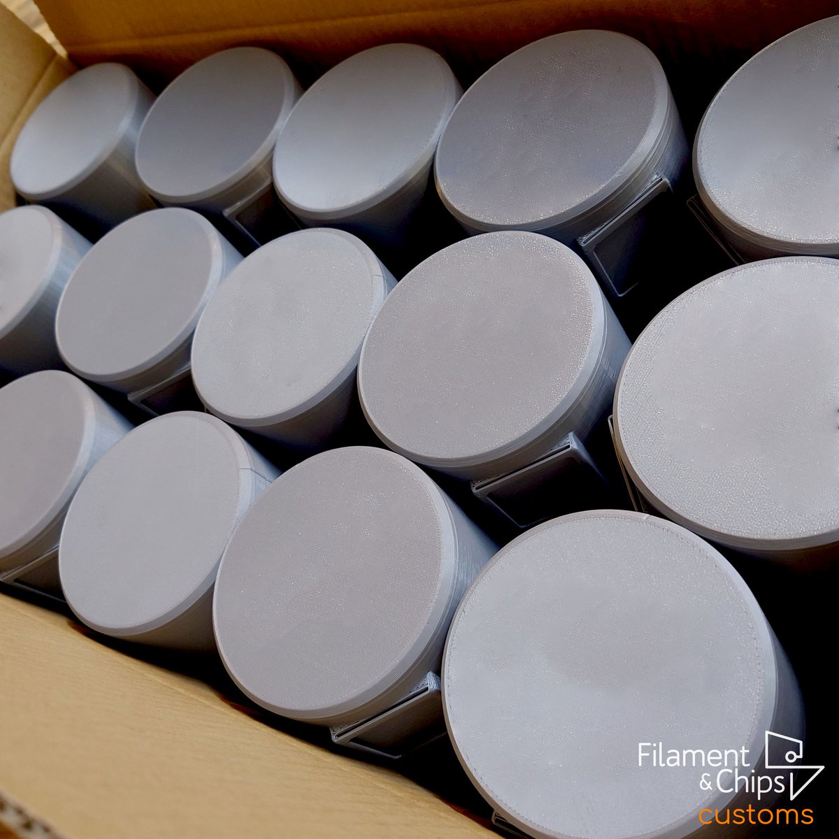 filnchips's tweet photo. 3D Printing can never match the econonies of scale of injection moulding, BUT it is the only way to produce in small batches with modifications every now and then.

Feel free to talk to us for any 3D printing requests! hello@filnchips.com https://t.co/RsHxW6mFPP