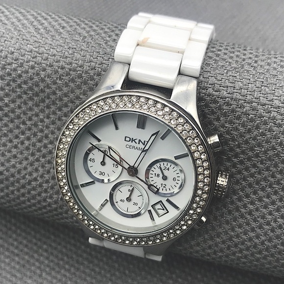CSCodicorn's tweet image. So good I had to share! Check out all the items I'm loving on @Poshmarkapp #poshmark #fashion #style #shopmycloset #disney #dkny #dior: posh.mk/E6PrE0xO8vb