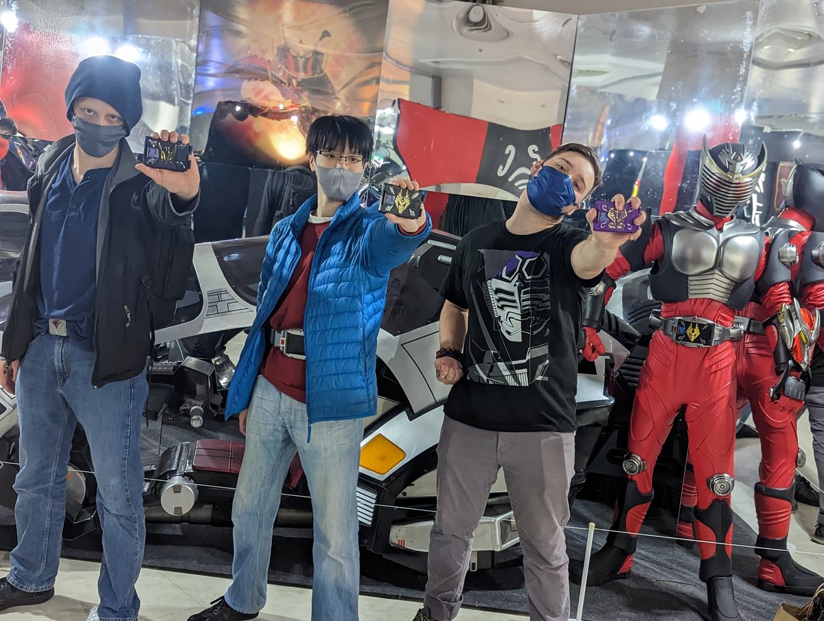 TheTokuNet's tweet photo. "Fight to survive!"
Members of #TeamTokuNet residing in Japan met up over the winter holiday to check The Kamen Rider Exhibition!
Who is your favorite character from Kamen Rider Ryuki and/or Kamen Rider Dragon Knight? https://t.co/5yXjvfJR5Y