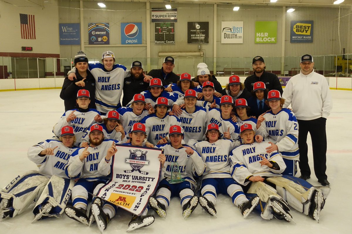 Stars 3, Roseville 2 - Herb Brooks Holiday Classic Champs - Back to Back!!!

Fr D Gabe Perron was unbelievable all 3 games - including tonight at both ends of the rink - and got his first career goal!  Stars move to 7-2 on the year.   #stars #poundtherock
