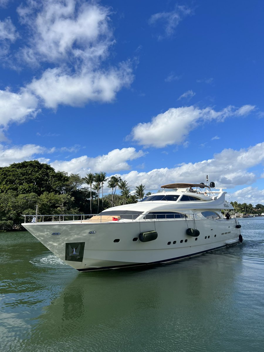 CloudYachts's tweet photo. Holiday Views. Holders will understand ποΈπ« #CloudYachts #NFTs #Yachts and more β‘οΈπ https://t.co/BjpFekGV9O