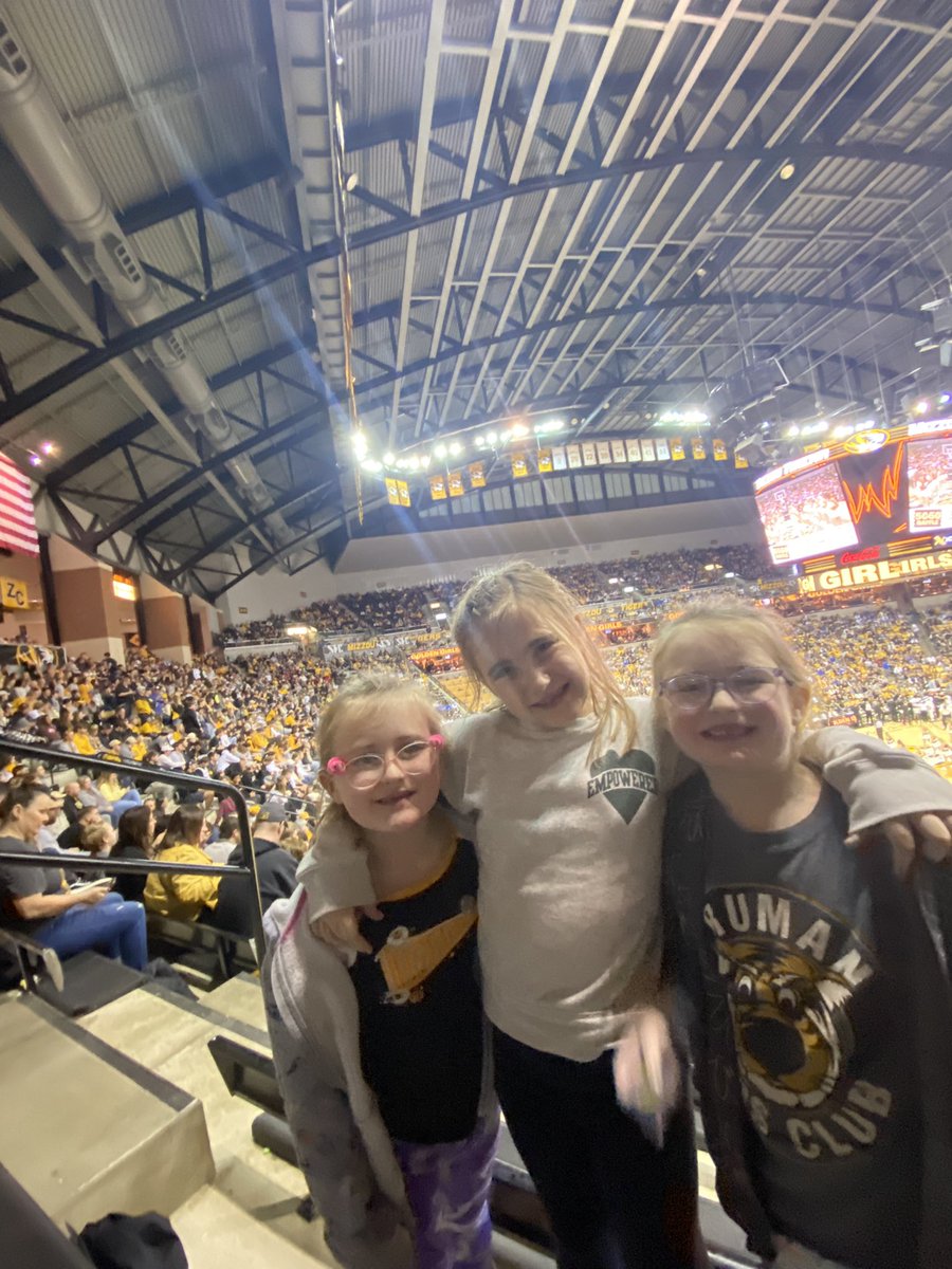 GentryLindsey's tweet photo. Future Tigers! #mizzoubasketball @Mizzou @MizzouHoops #MIZ #mizzou https://t.co/oSqiAgcEUk