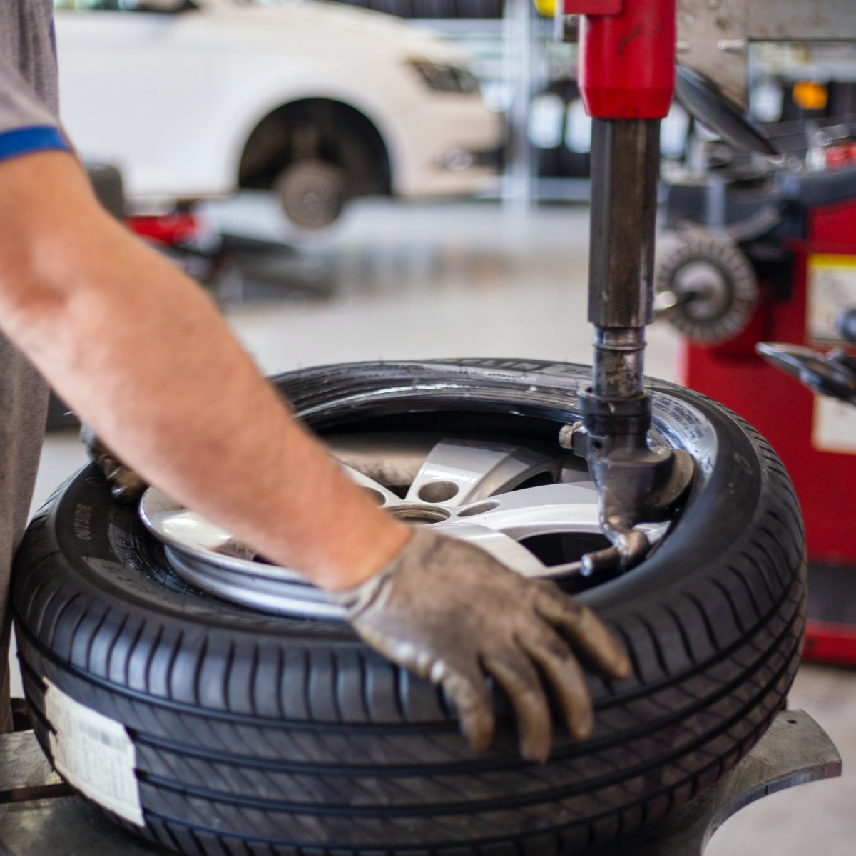 turnertires's tweet photo. Don't let your car problems carry over with you into the new year. Start 2023 off right by getting all those issues fixed so that everything is a smooth drive. #TurnerTire https://t.co/VTxnibnW6w