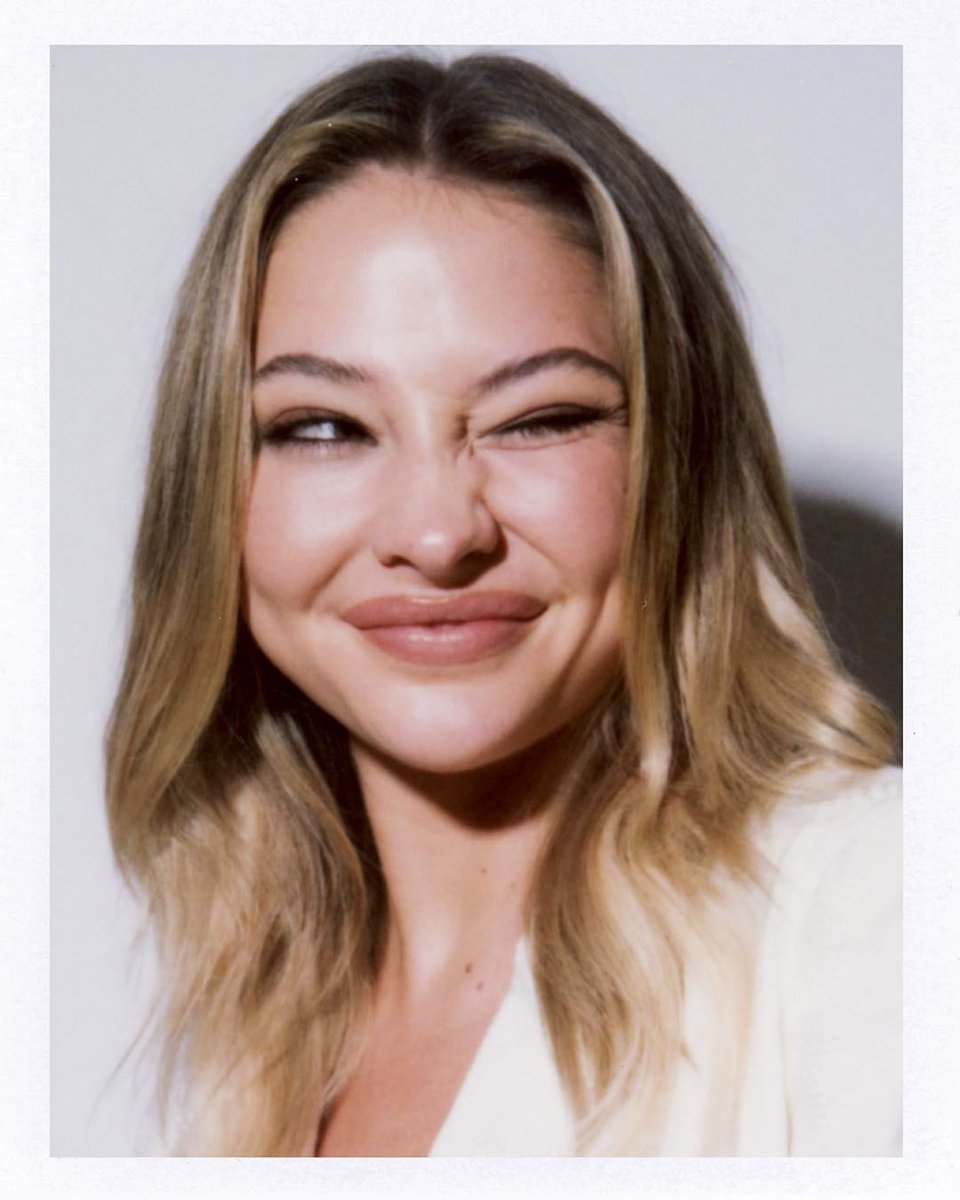 Madelyn Cline Brasil on Twitter "Novos portraits de Madelyn