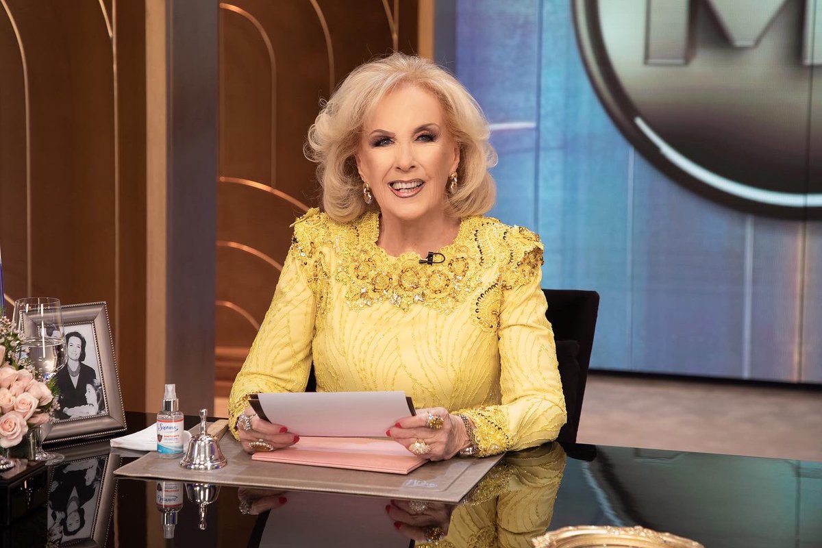 Mirtha Legrand on Twitter: &ldquo;Más looks ️🙌🏼&rdquo;