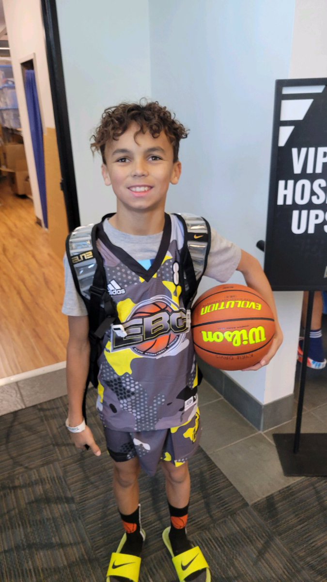 Time for some action. Dynamic PG 2031 Kyrie Davis (ID) competes with Uptempo AAU team, and he makes the grade at Skyway Elementary. Representing the Gem State, this next-level scholar-baller has made waves on the west coast and soon will on the east coast. MiddleSchoolElite.com