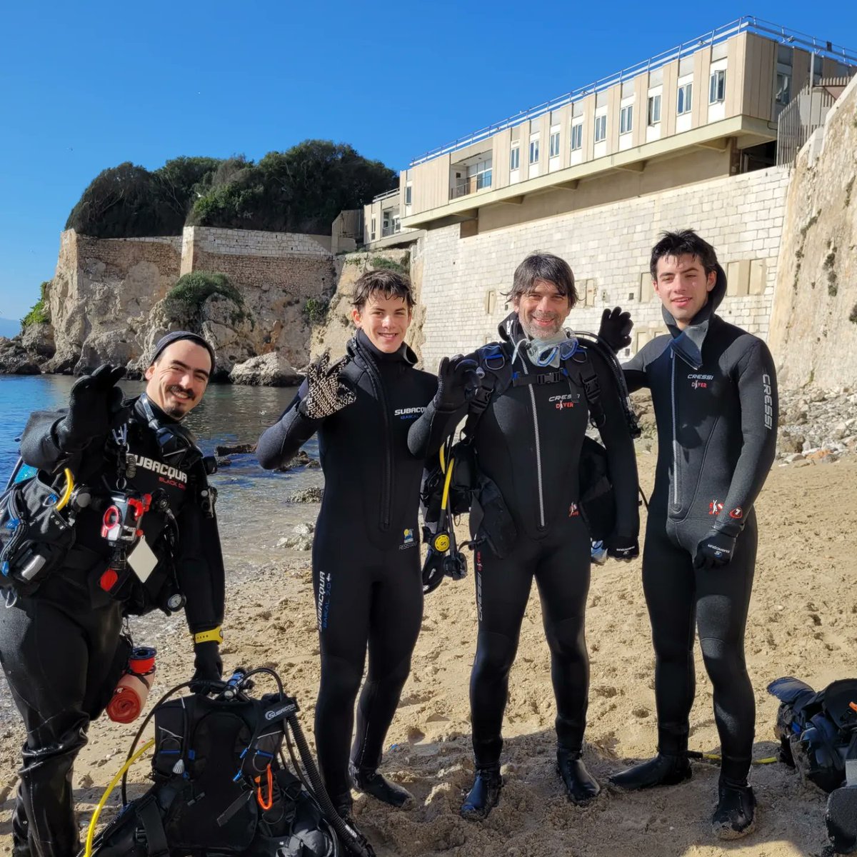 NautilusGib's tweet photo. Empowering our youth with different experiences &amp; skills is at the very core of the project
A group of our young divers joined pupils from SAIS #Lisbon for #TryDives with @DivingWithNic logging marine biodiversity on our flagship citizen science application #NEMO 
#research https://t.co/PVa5ZtibQq