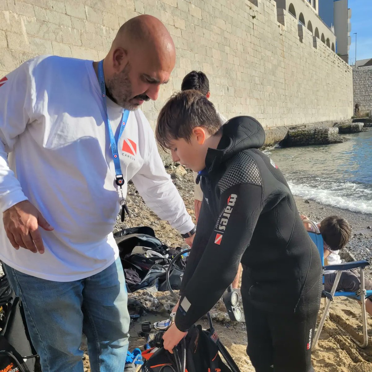 NautilusGib's tweet photo. Empowering our youth with different experiences &amp; skills is at the very core of the project
A group of our young divers joined pupils from SAIS #Lisbon for #TryDives with @DivingWithNic logging marine biodiversity on our flagship citizen science application #NEMO 
#research https://t.co/PVa5ZtibQq