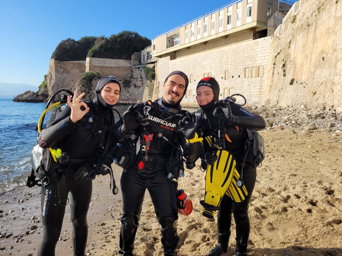 NautilusGib's tweet photo. Empowering our youth with different experiences &amp; skills is at the very core of the project
A group of our young divers joined pupils from SAIS #Lisbon for #TryDives with @DivingWithNic logging marine biodiversity on our flagship citizen science application #NEMO 
#research https://t.co/PVa5ZtibQq