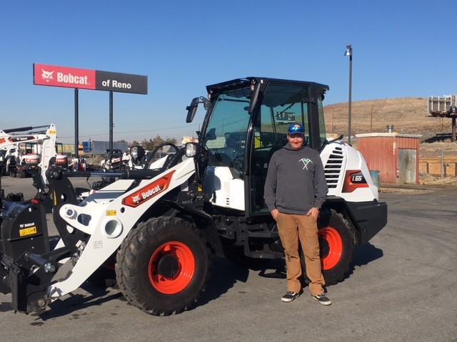 bobcat_inc's tweet photo. 📣📣Customer delivery at Bobcat of Reno for Mapes Landscaping in South Lake Tahoe. They're taking home a Bobcat L65 to complete their fleet. 🙌😎
.
.
.
#bobcat #bobcatequipment #reno #l65 #wheelloader https://t.co/Del5wsGhZS