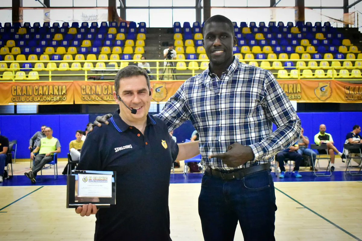 🏀 Desde la #FIBGranCanaria queremos felicitar al <a href="/GranCanariaCB/">Dreamland Gran Canaria</a> por el éxito de su "II Clinic de Entrenadores".

👨🏻‍🏫 Un lujo poder escuchar a Jaka Lakovic, Víctor García y Piti Hurtado compartiendo sus conocimientos con muchos entrenadores de nuestra isla 🏝️